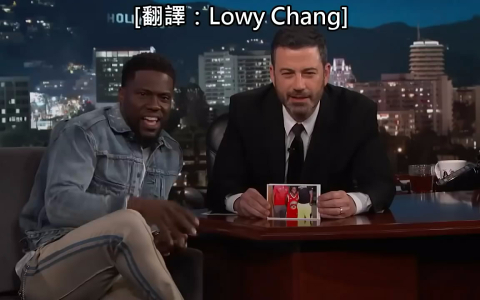 凯文哈特在吉米夜现场秀他和NBA球星的合照